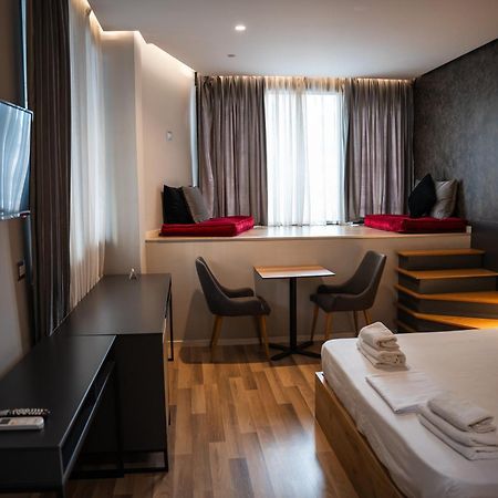 Center Boutique Hotel Тирана Екстериор снимка