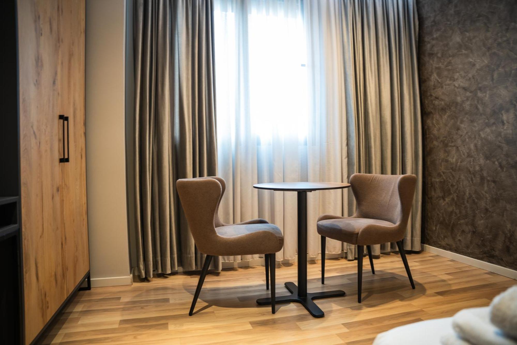 Center Boutique Hotel Тирана Екстериор снимка
