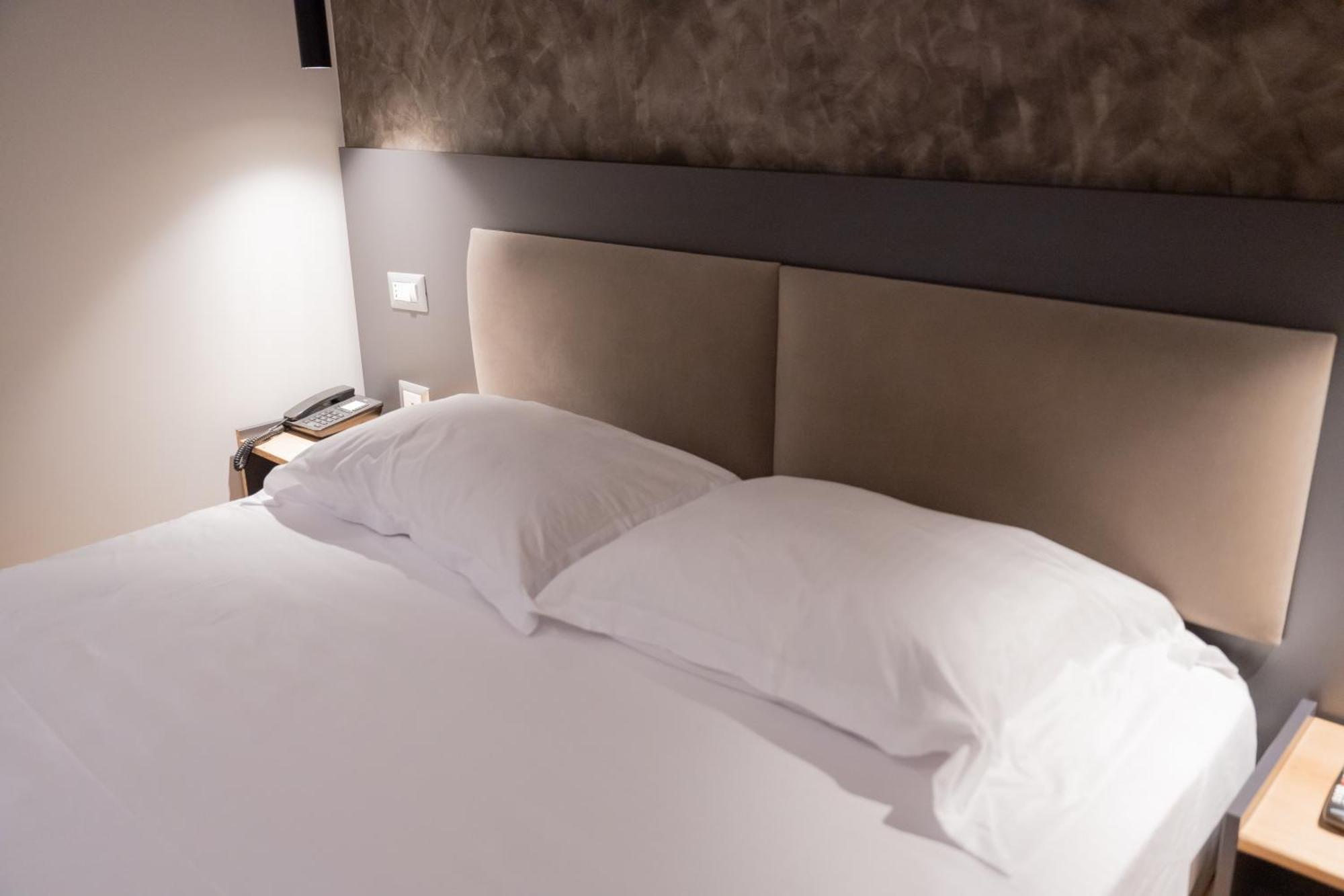 Center Boutique Hotel Тирана Екстериор снимка