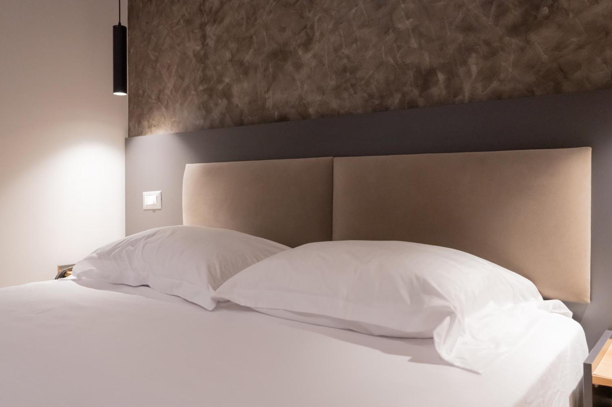Center Boutique Hotel Тирана Екстериор снимка