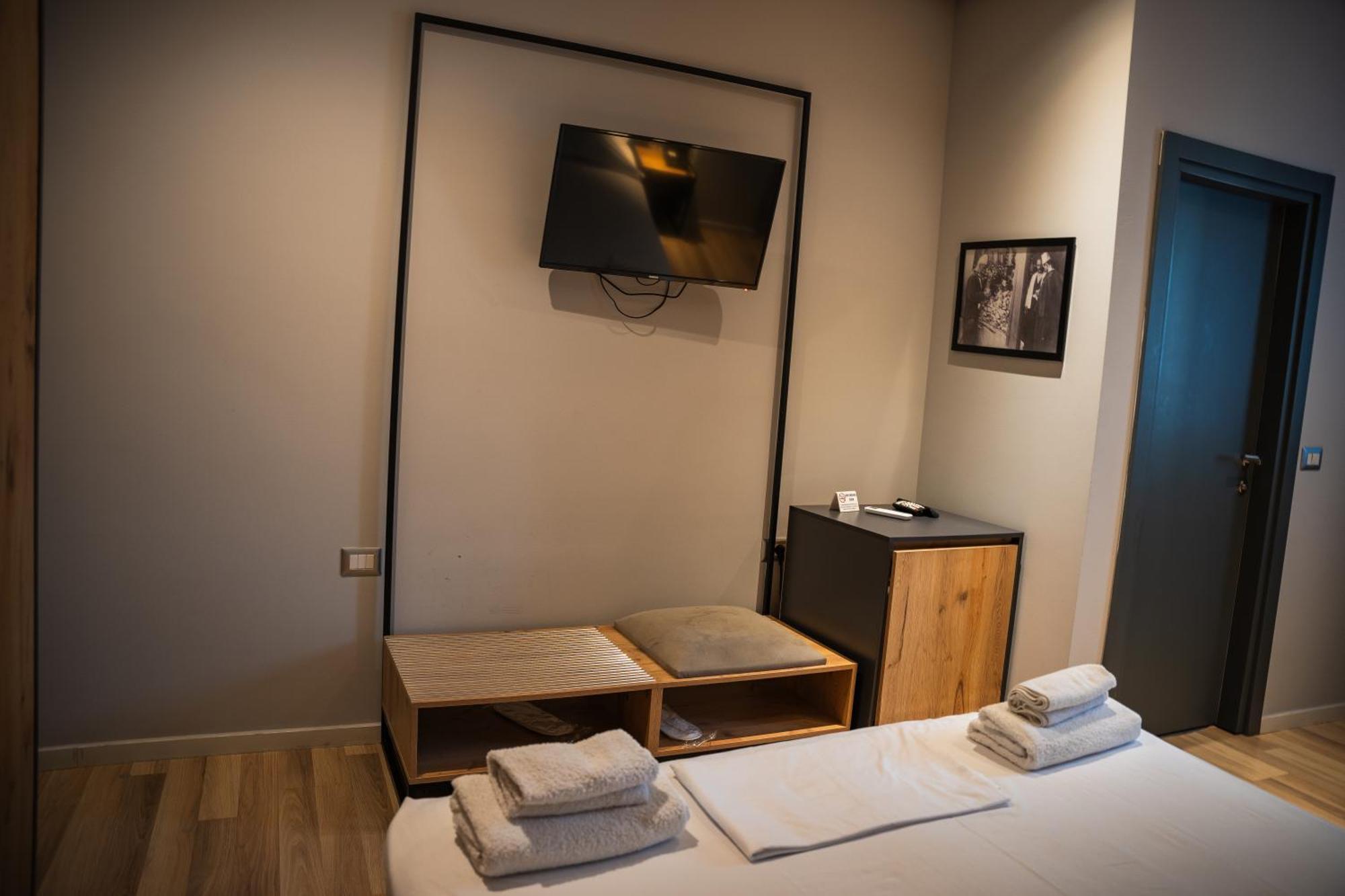 Center Boutique Hotel Тирана Екстериор снимка