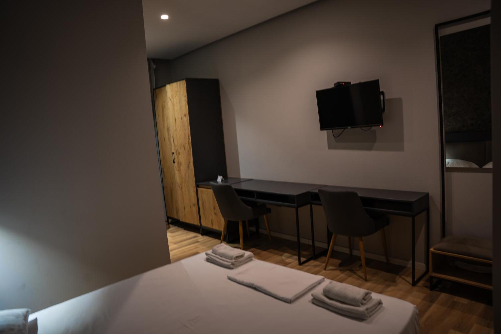 Center Boutique Hotel Тирана Екстериор снимка